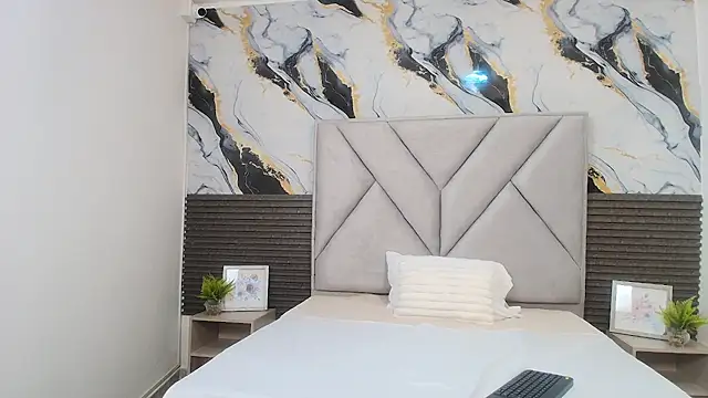 Sara Duboiss online show from March 2026 12:21:01 PM