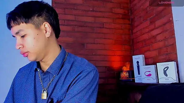 Lee Colee online show from April 2026 12:17:01 PM