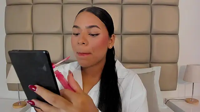 lilly williamss online show from May 2026 03:24:01 AM