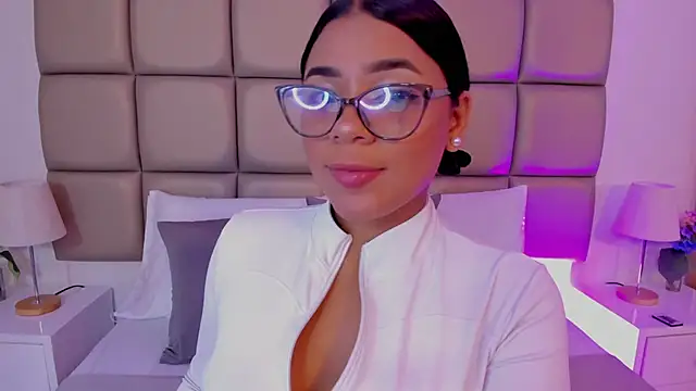 lilly williamss online show from March 2026 03:19:01 AM