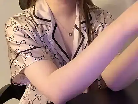 hunhun122 online show from April 2026 07:58:01 PM