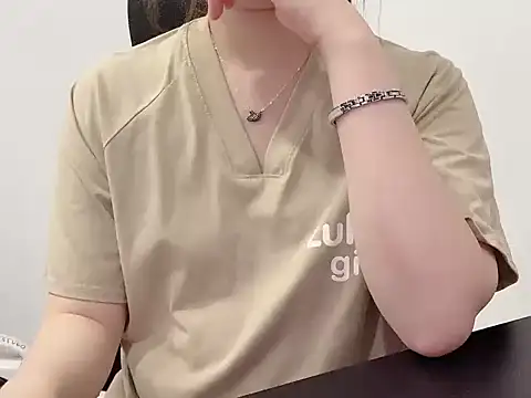 Snapshot of hunhun122 chatting on June 2026 05:25:01 PM hunhun122 online show from June 2026 05:25:01 PM