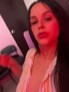 leila moretti online show from March 2026 04:05:01 PM