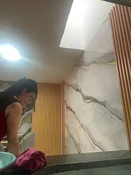 leila moretti online show from April 2026 03:37:01 PM