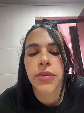 leila moretti online show from March 2026 05:25:04 PM