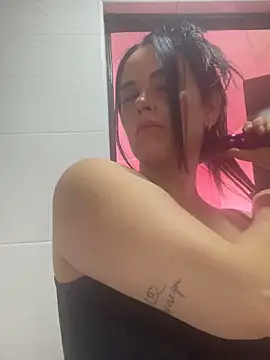 leila moretti online show from April 2026 07:29:02 PM