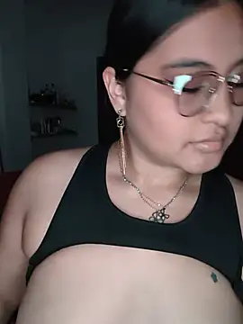 LaylaZurek  online show from June 2026 01:37:01 AM