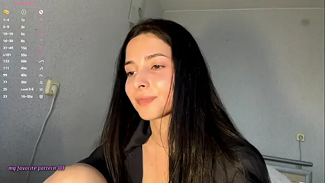 Snapshot of Mikytiki chatting on May 2026 02:45:01 PM Mikytiki online show from May 2026 02:45:01 PM