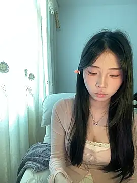 yiyibaby2026 online show from April 2026 03:33:01 AM