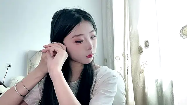 yiyibaby2026 online show from May 2026 02:47:01 AM