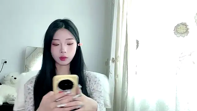 yiyibaby2026 online show from April 2026 02:05:01 AM