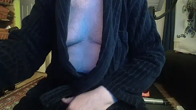 Snapshot of Buggemann chatting on May 2026 02:04:02 AM Buggemann online show from May 2026 02:04:02 AM