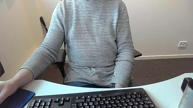 Snapshot of Buggemann chatting on May 2026 04:08:01 AM Buggemann online show from May 2026 04:08:01 AM