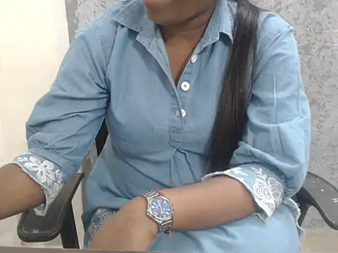 Snapshot of Naughty_Sana chatting on April 2026 07:01:01 AM Naughty Sana online show from April 2026 07:01:01 AM