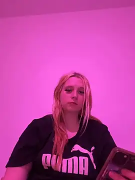 Young Milka online show from March 2026 08:47:01 PM