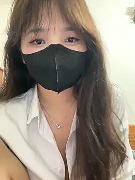 VyVy18 online show from May 2026 05:21:02 PM
