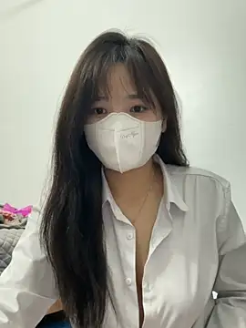VyVy18 online show from May 2026 03:39:01 PM
