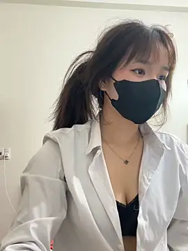 VyVy18 online show from May 2026 10:47:01 AM