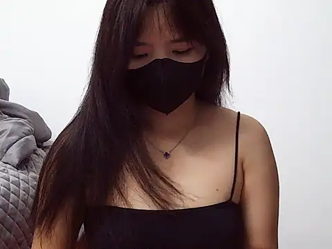 VyVy18 online show from April 2026 01:27:01 PM