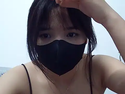 VyVy18 online show from April 2026 03:35:02 PM