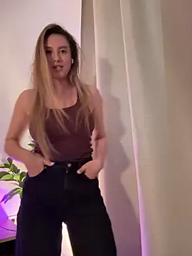 EvaRyen  online show from April 2026 03:35:01 PM