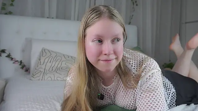 LashandaDevoto online show from April 2026 12:33:02 PM