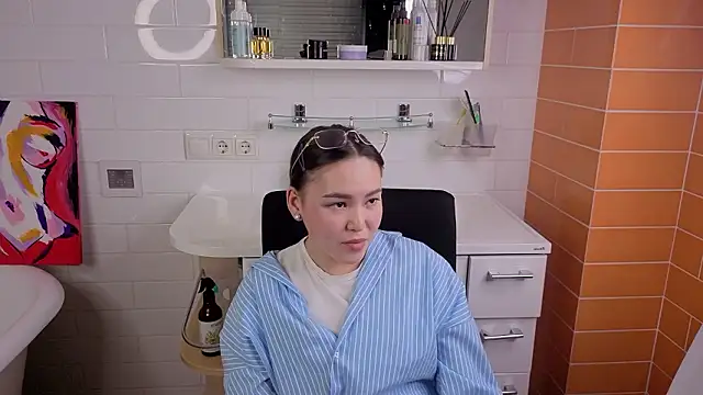 MinLipski online show from March 2026 05:58:01 PM