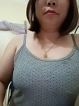 SingleeMomm online show from June 2026 04:35:02 PM