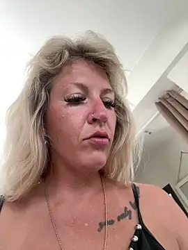 AtomBlondy online show from May 2026 06:57:01 AM