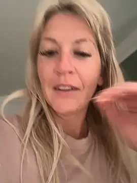 AtomBlondy online show from June 2026 05:19:01 AM