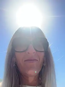 AtomBlondy online show from May 2026 10:22:01 AM