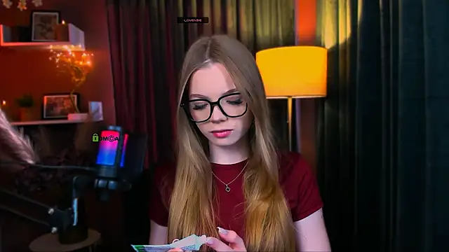 maddy moah online show from April 2026 04:52:01 AM