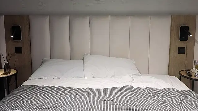 Emma  21 online show from March 2026 06:56:01 PM