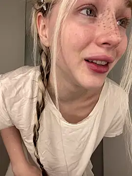 KittiLin online show from April 2026 09:10:02 PM