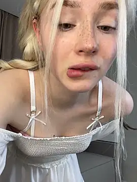 KittiLin online show from April 2026 08:48:02 PM