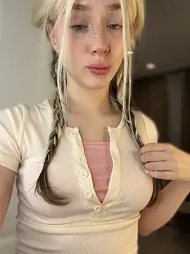 KittiLin online show from March 2026 09:27:02 PM