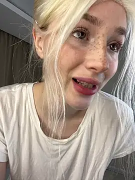 KittiLin online show from April 2026 08:59:01 PM