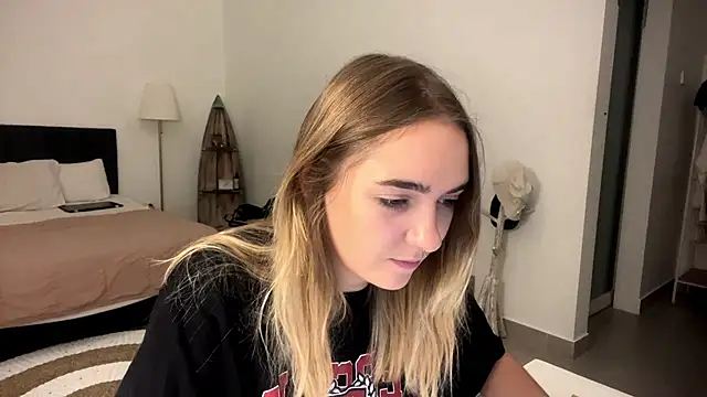 RoxyWet online show from March 2026 07:36:02 PM