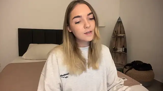 RoxyWet online show from April 2026 01:29:02 PM