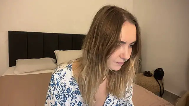RoxyWet online show from April 2026 01:23:02 PM