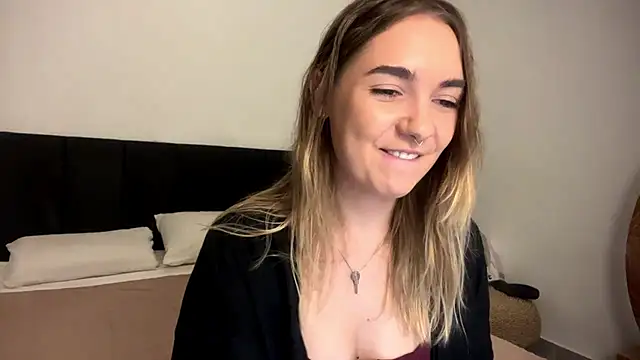 RoxyWet online show from April 2026 01:36:02 PM