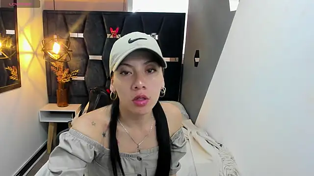 Abril Fox   online show from April 2026 08:01:02 PM