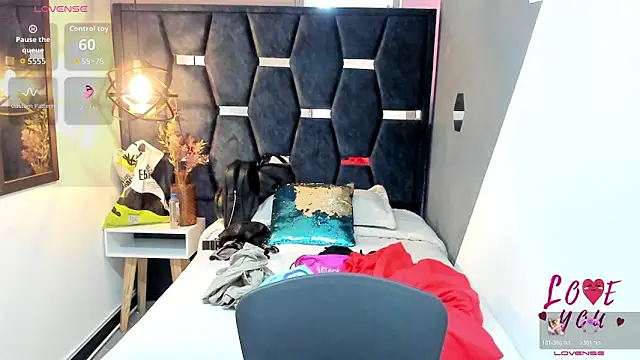 Snapshot of Abril_Fox__ chatting on May 2026 08:12:01 PM Abril Fox online show from May 2026 08:12:01 PM
