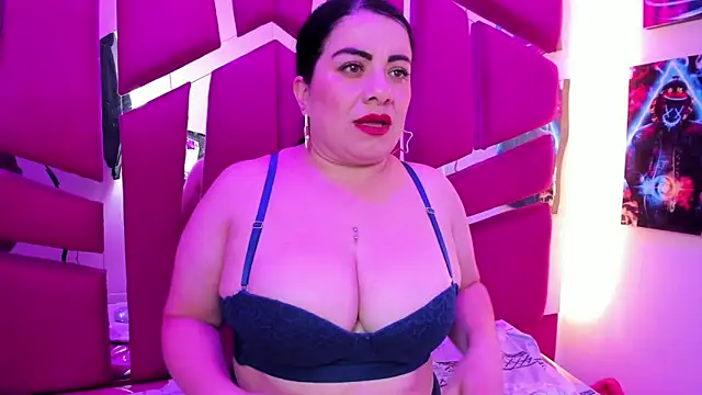 Emilyy Moon  online show from June 2026 06:52:02 AM
