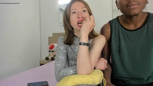 Ebony N Blonde online show from April 2026 07:37:02 PM