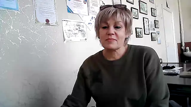 TatkaYang online show from April 2026 12:28:02 PM