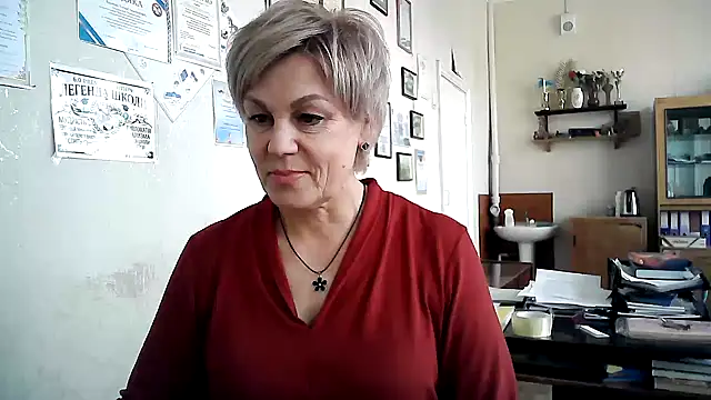 TatkaYang online show from April 2026 12:33:01 PM