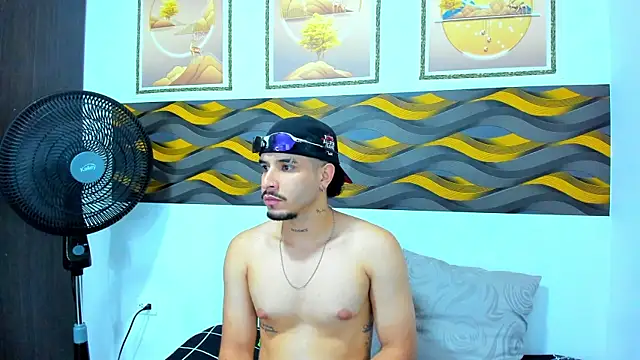 Leon Hotx online show from April 2026 07:27:01 PM