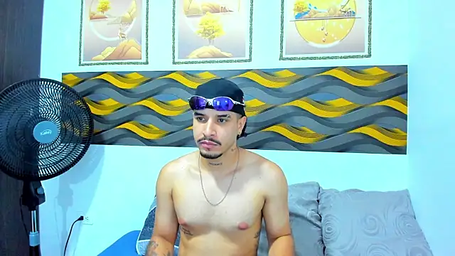 Leon Hotx online show from May 2026 07:30:01 PM
