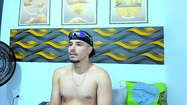 Leon Hotx online show from April 2026 08:21:01 PM